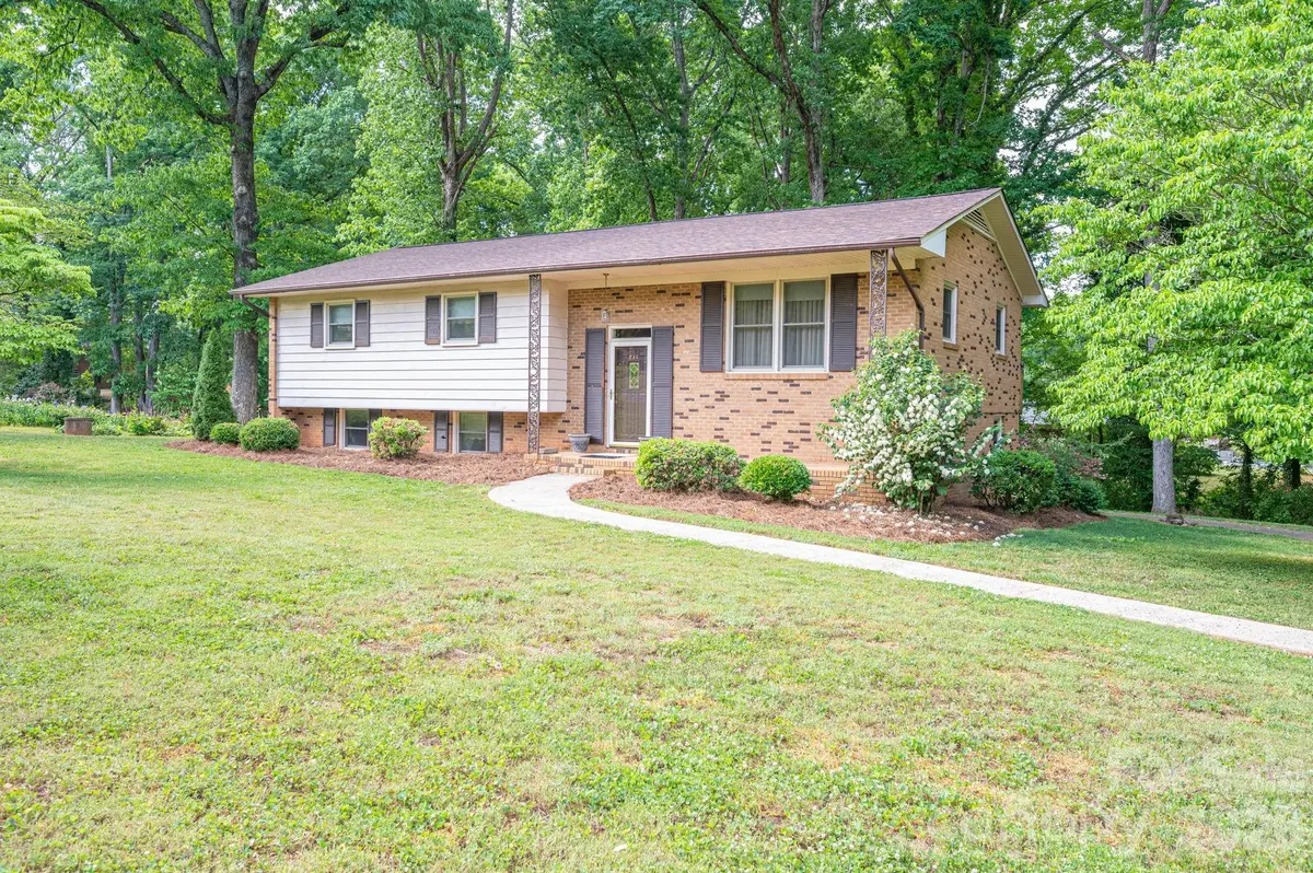 234 Suncrest RD, Cherryville, NC 28021