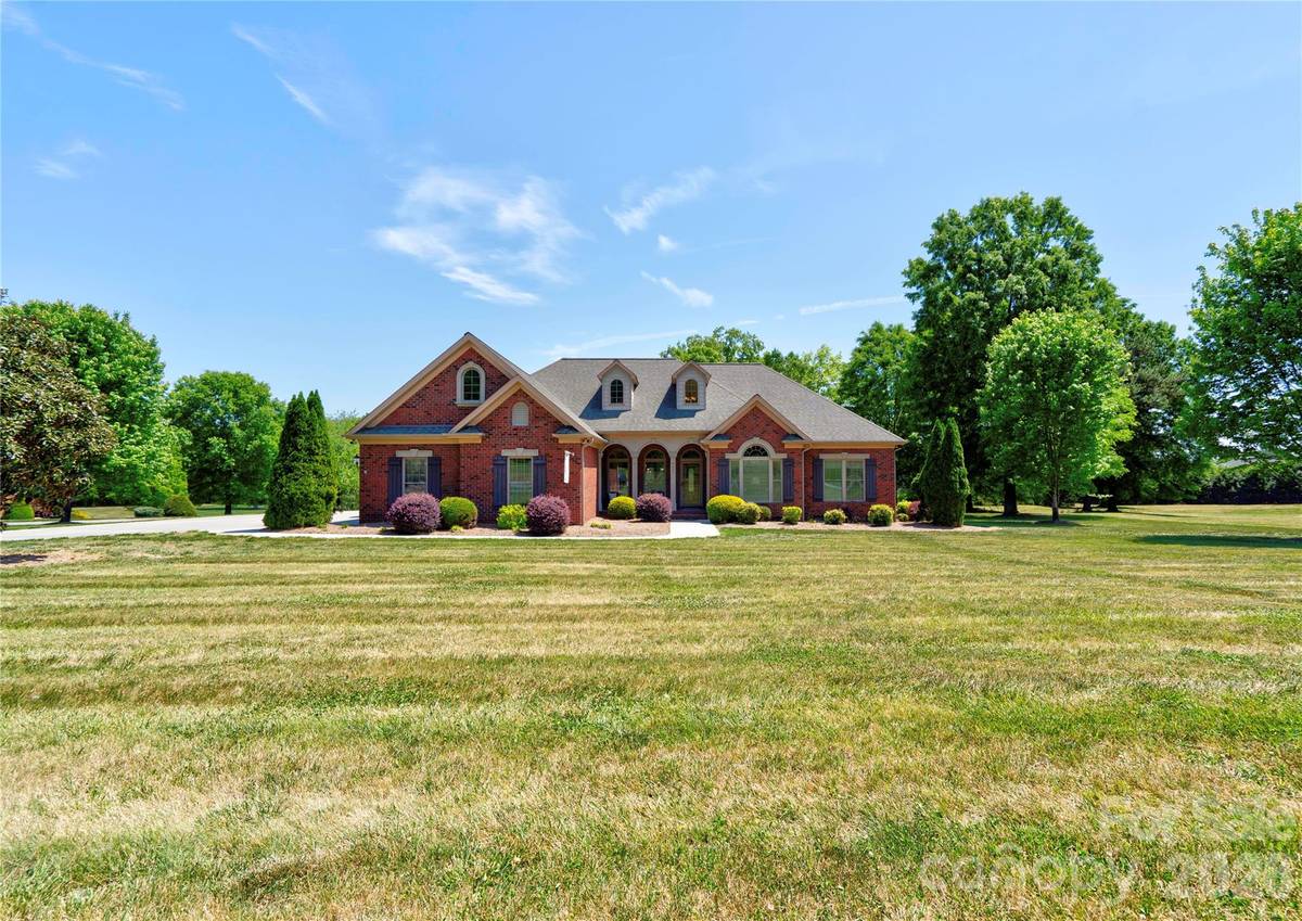 207 Cross Creek DR, Cherryville, NC 28021