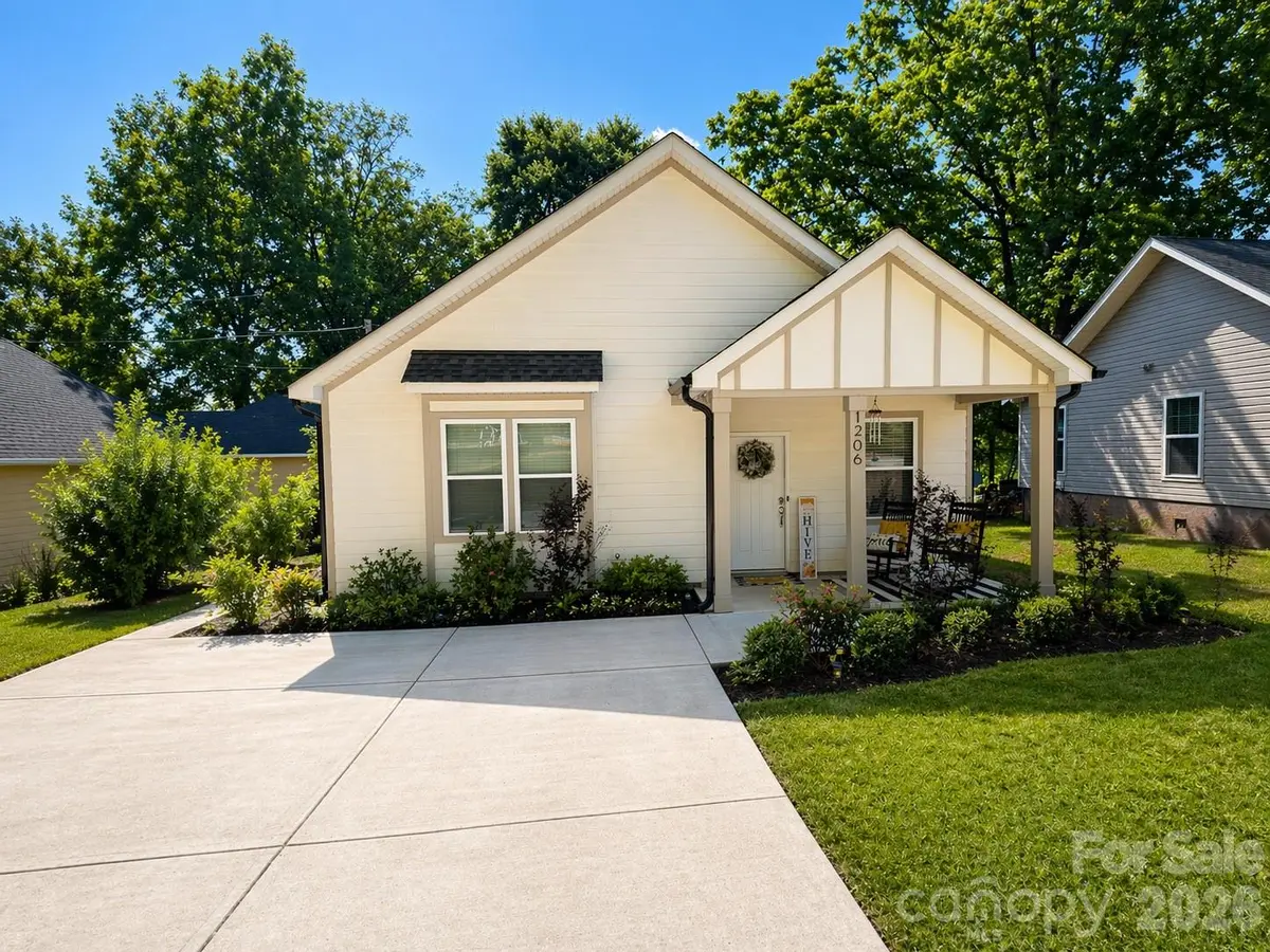1206 8th ST #13, Statesville, NC 28677