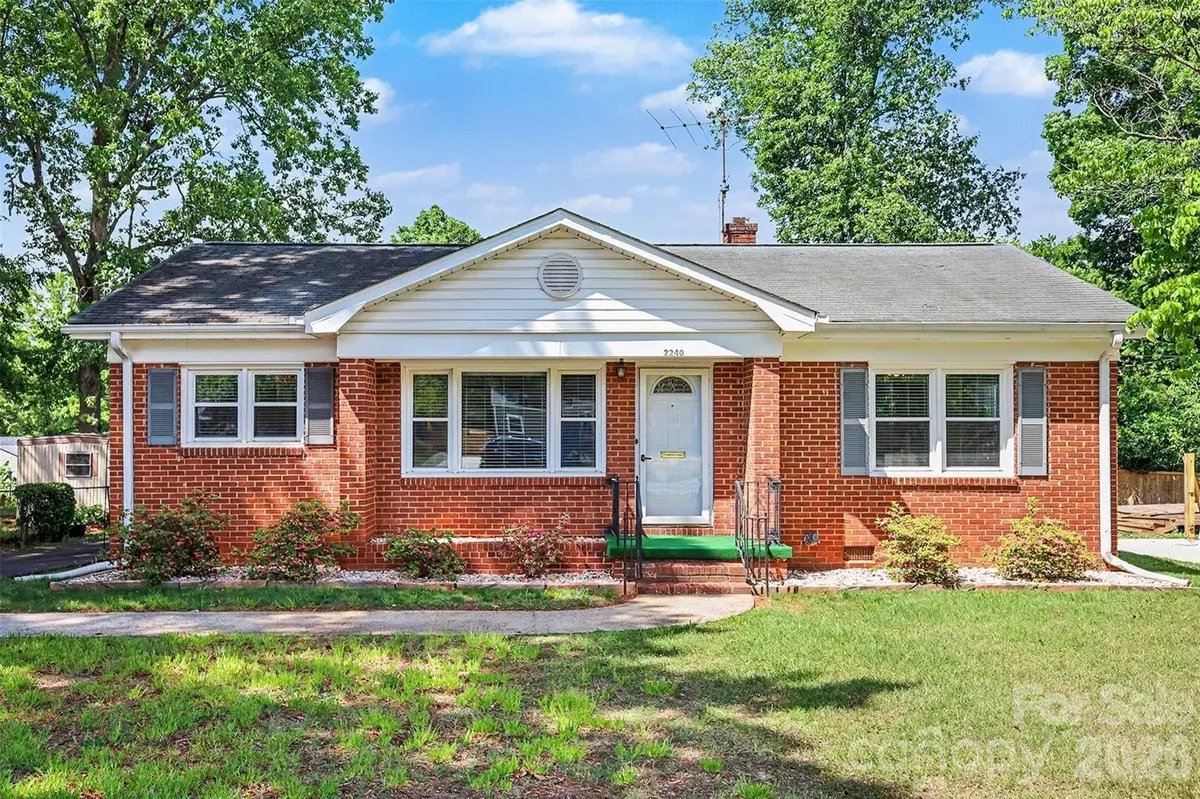2240 Ashley RD, Charlotte, NC 28208