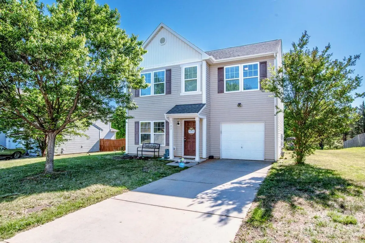 123 Kingsgate CT, Statesville, NC 28625