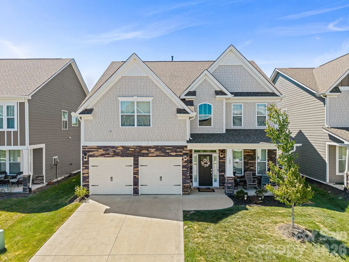 199 Fox Cove RD, Hendersonville, NC 28792
