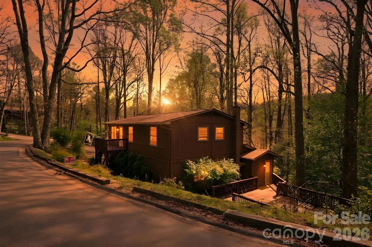 806 Dogwood DR, Boone, NC 28607