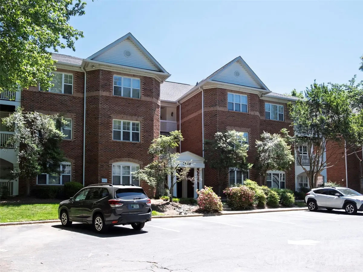 5609 Fairview RD, Charlotte, NC 28209