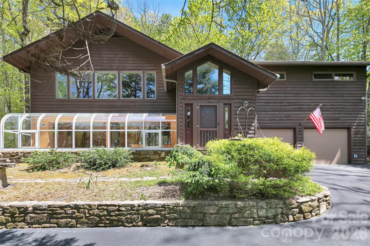 71 Elseetos DR, Brevard, NC 28712