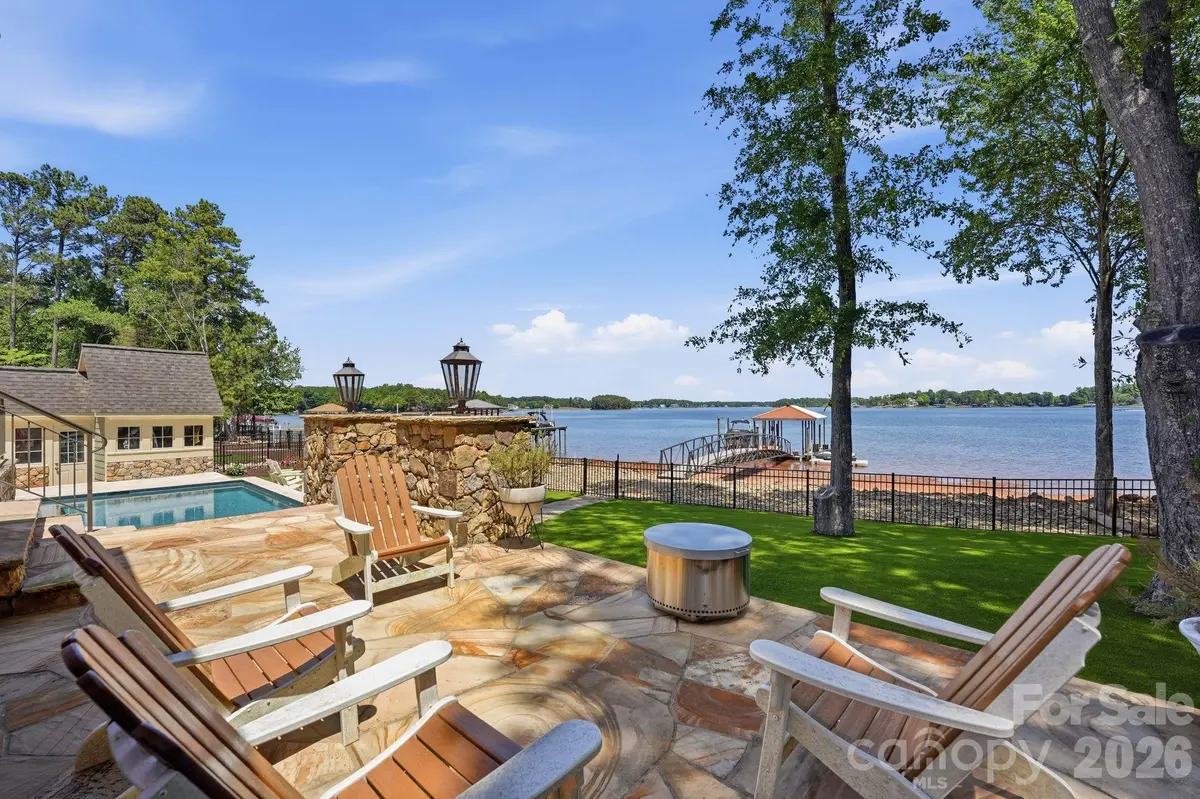 3900 Channel Pointe LN, Denver, NC 28037