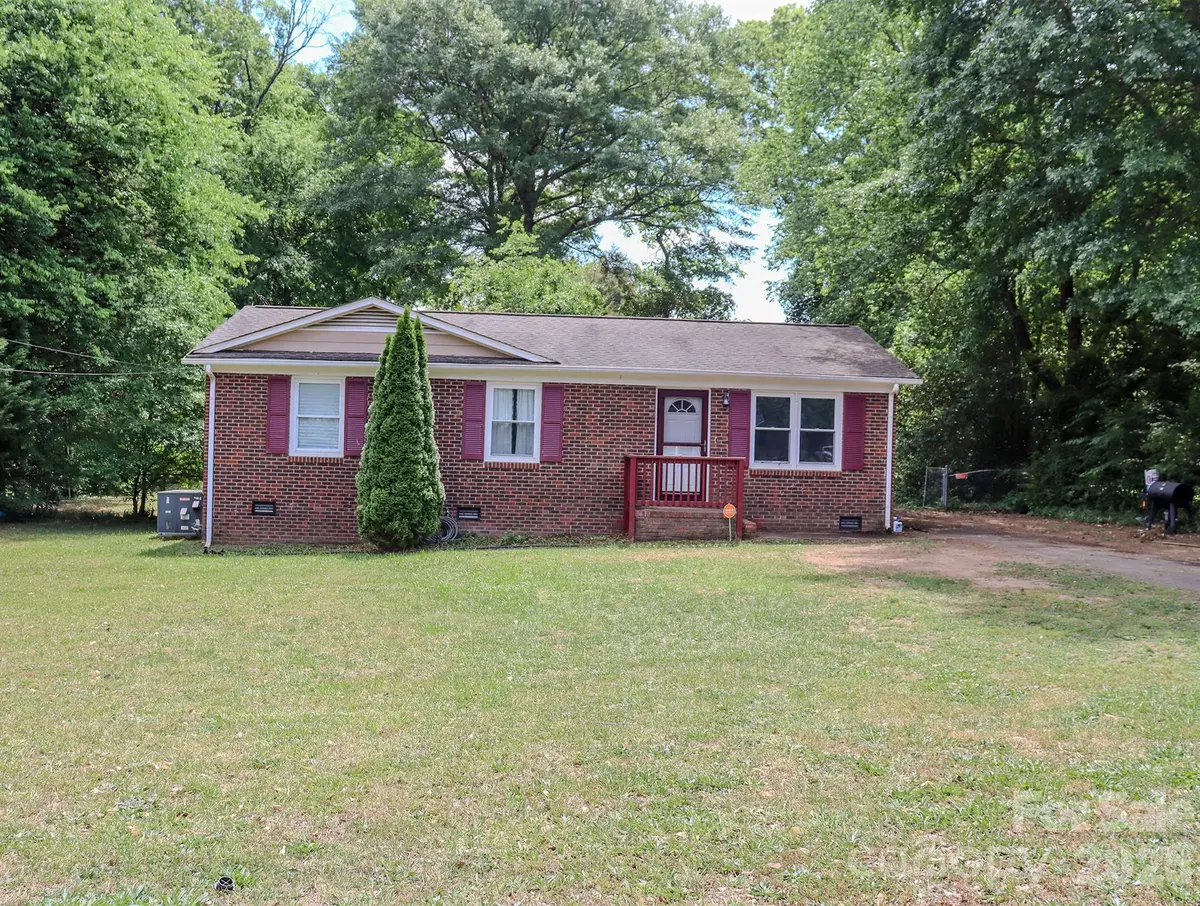 1006 Iris DR, Gastonia, NC 28056