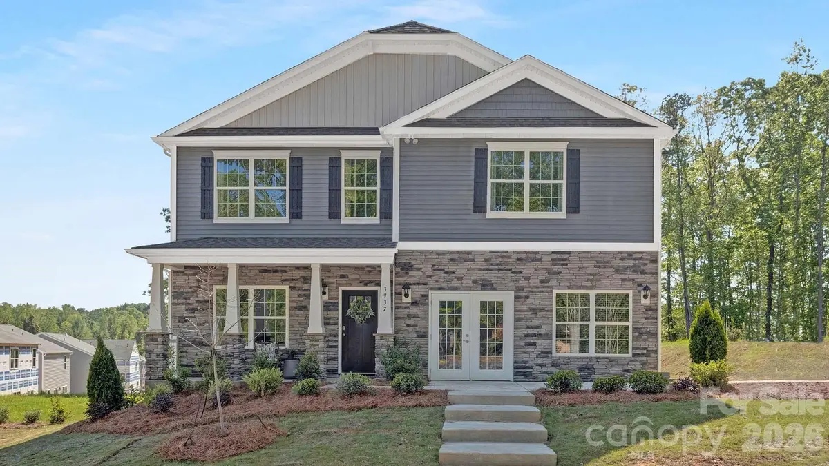 623 Country Oak DR, Asheville, NC 28804