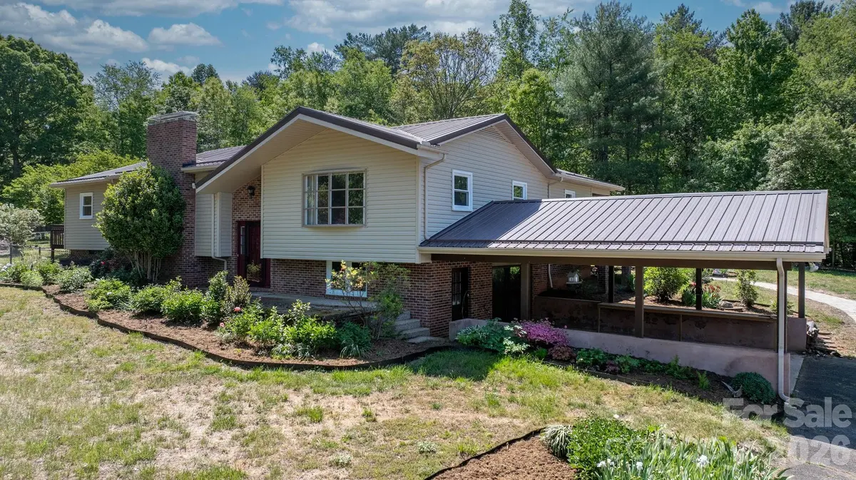 2113 White Pine DR, Granite Falls, NC 28638