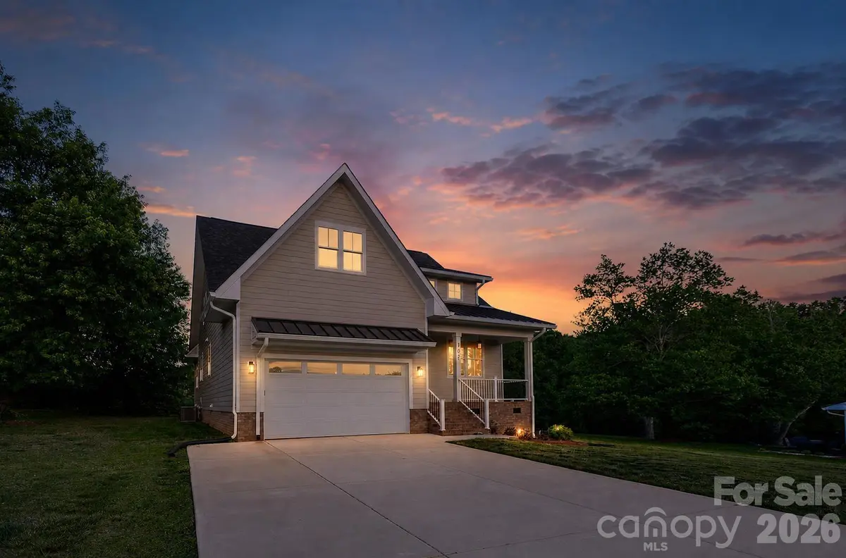 102 Starmount DR, Kings Mountain, NC 28086