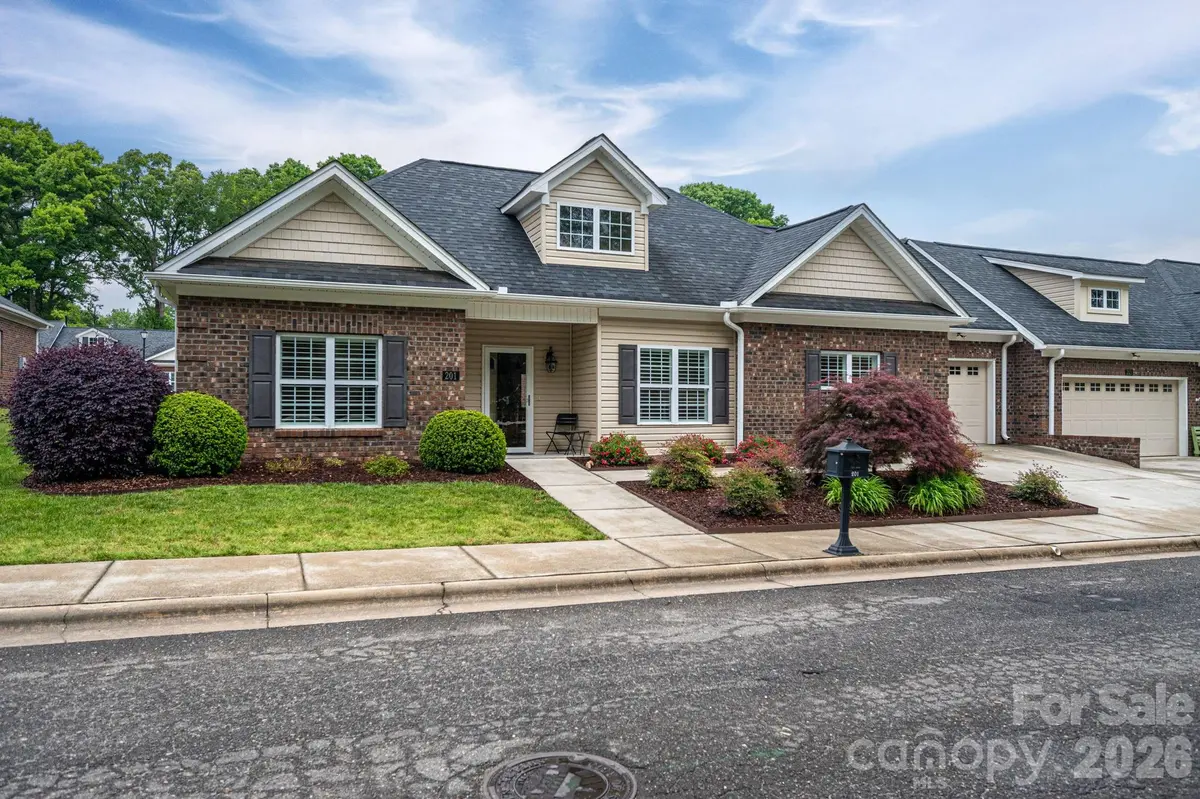 201 T R Harris DR, Shelby, NC 28150