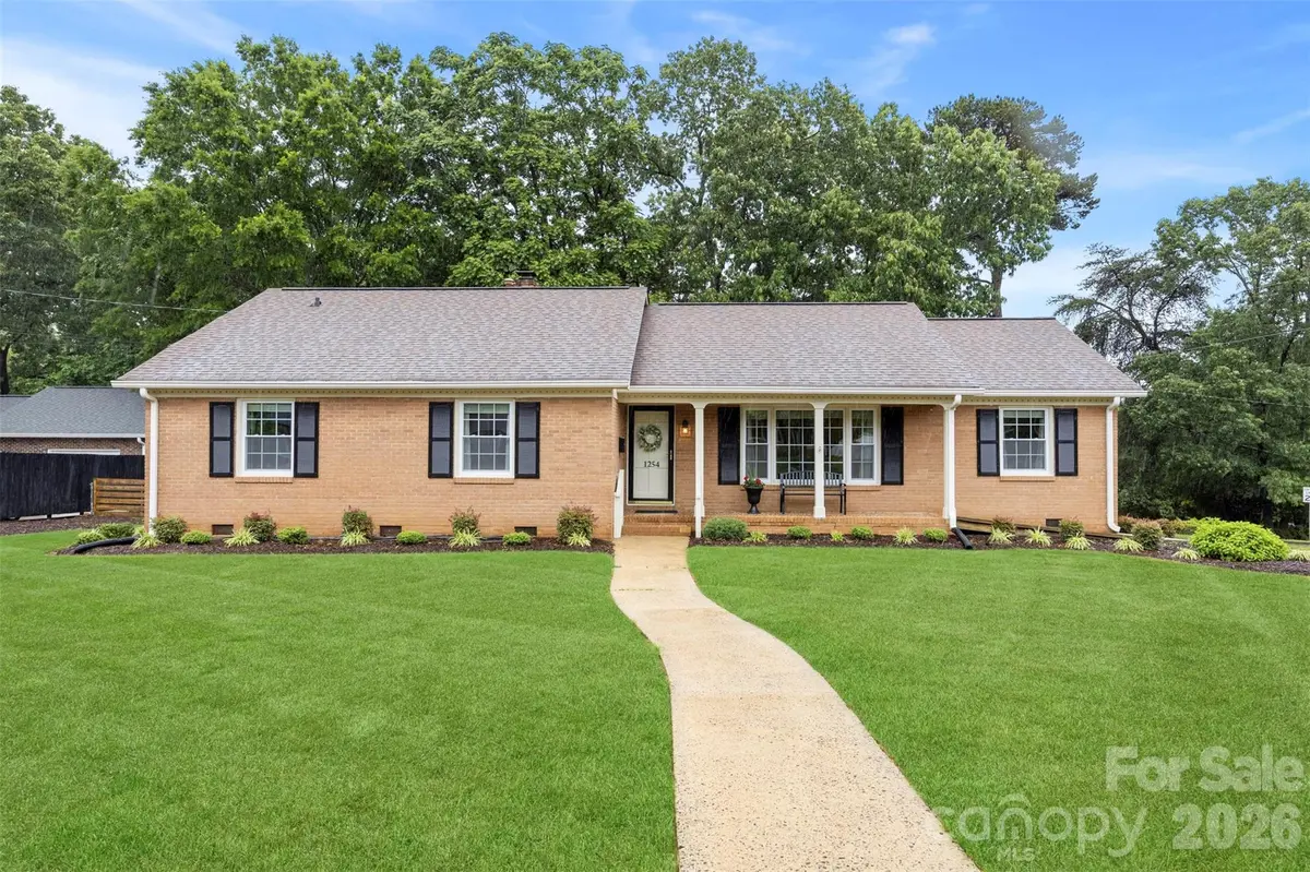 1254 Churchill DR, Gastonia, NC 28054