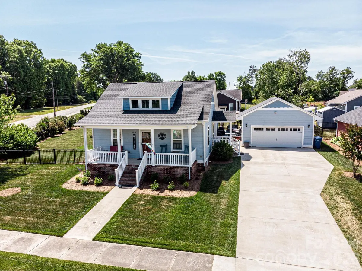 1092 33rd Avenue LOOP NE, Hickory, NC 28601