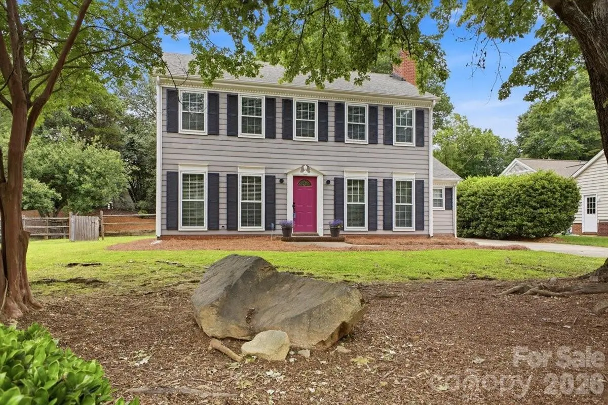 2726 Heidleburg LN, Charlotte, NC 28210