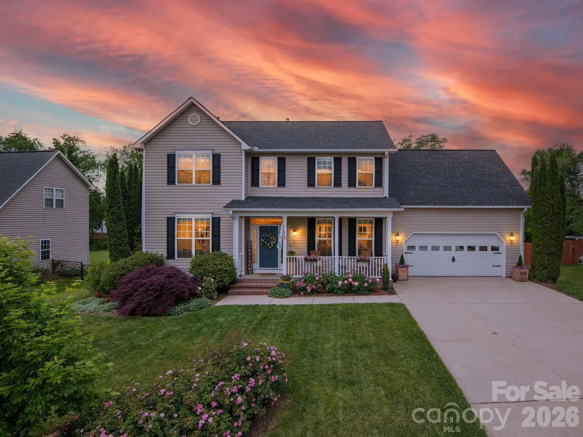 288 Walnut Crest RD, Fletcher, NC 28732