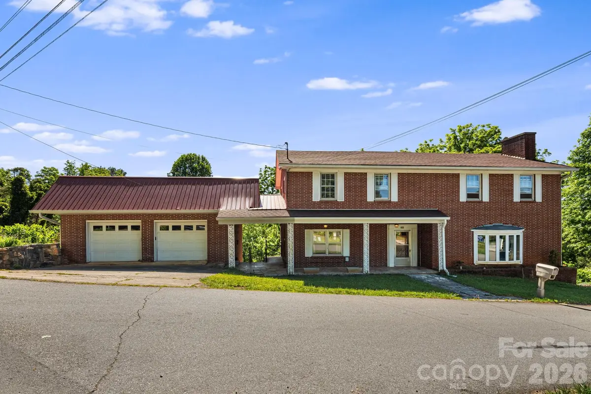 284 Chestnut ST, Mars Hill, NC 28754