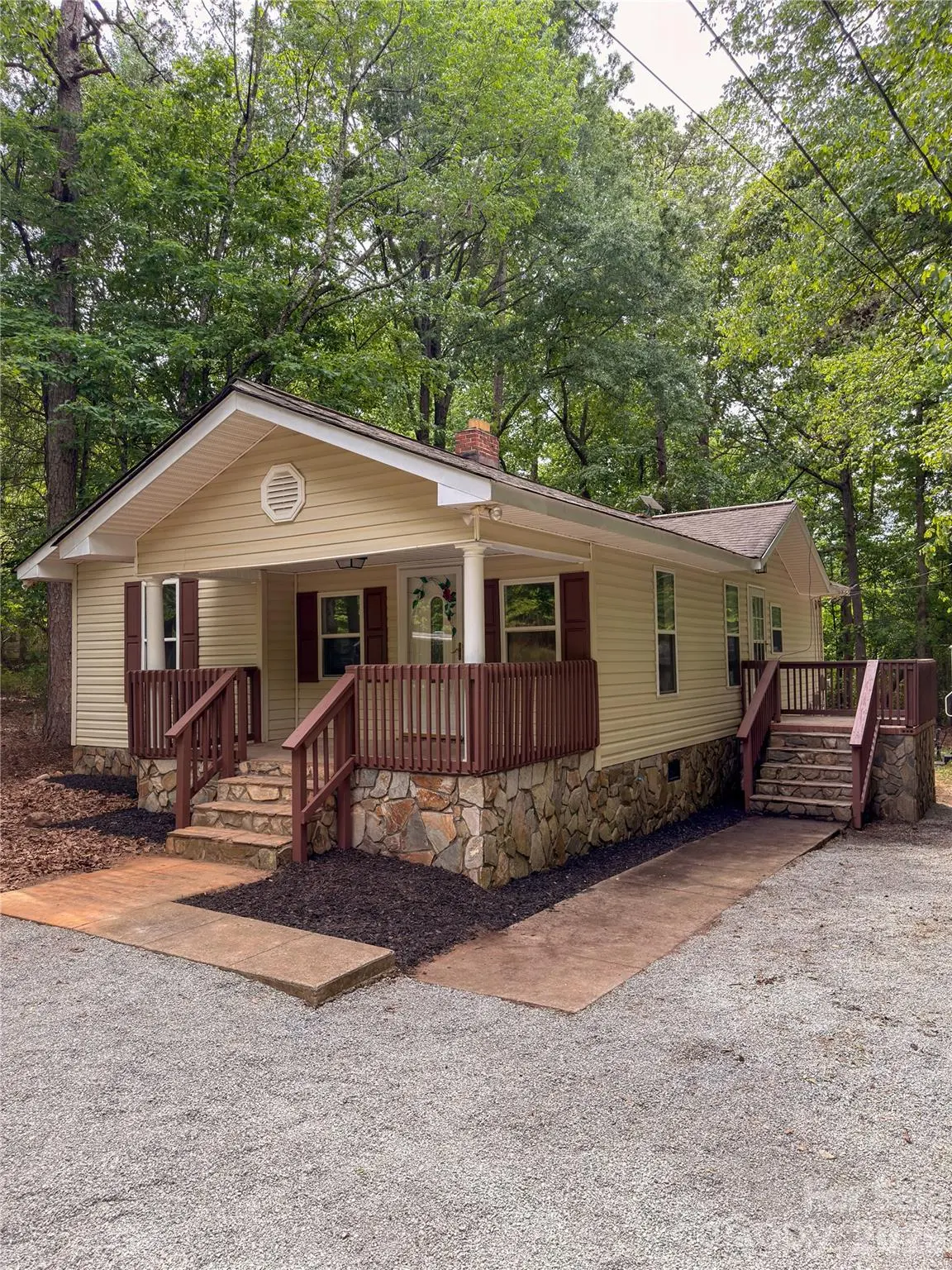 3910 Oakwood CIR, Iron Station, NC 28080