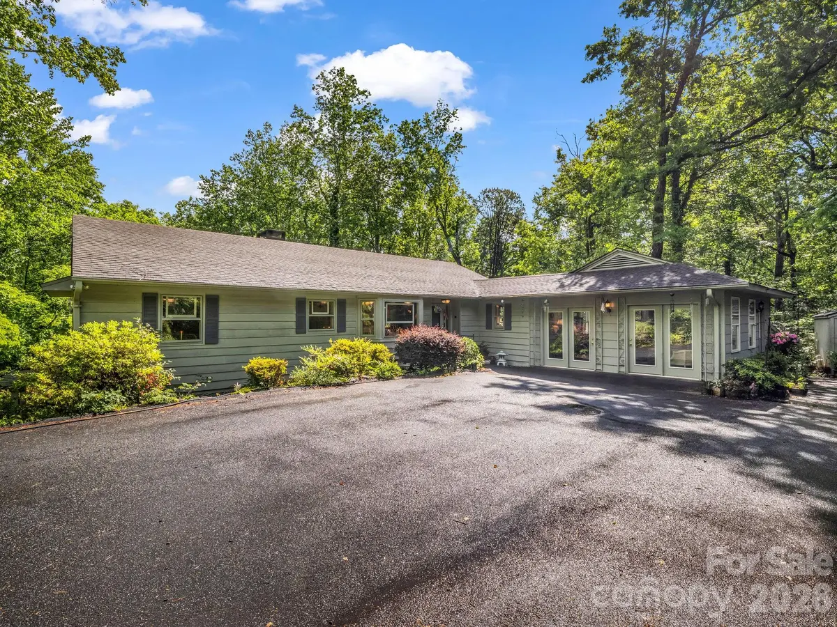57 Tate LN, Tryon, NC 28782