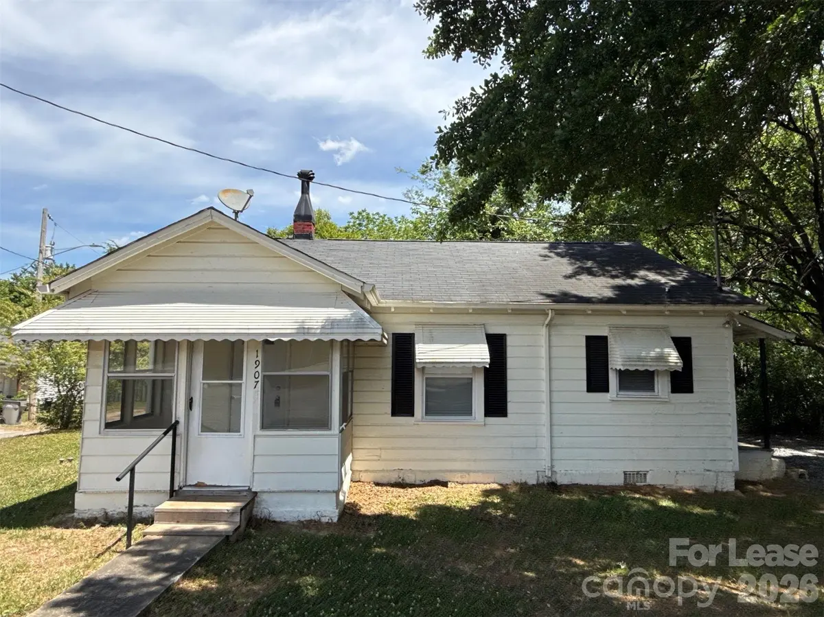 1907 E Elm ST, Gastonia, NC 28054