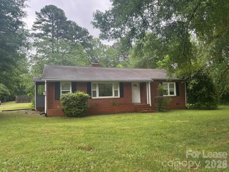 800 Mt Holly Huntersville RD, Charlotte, NC 28214