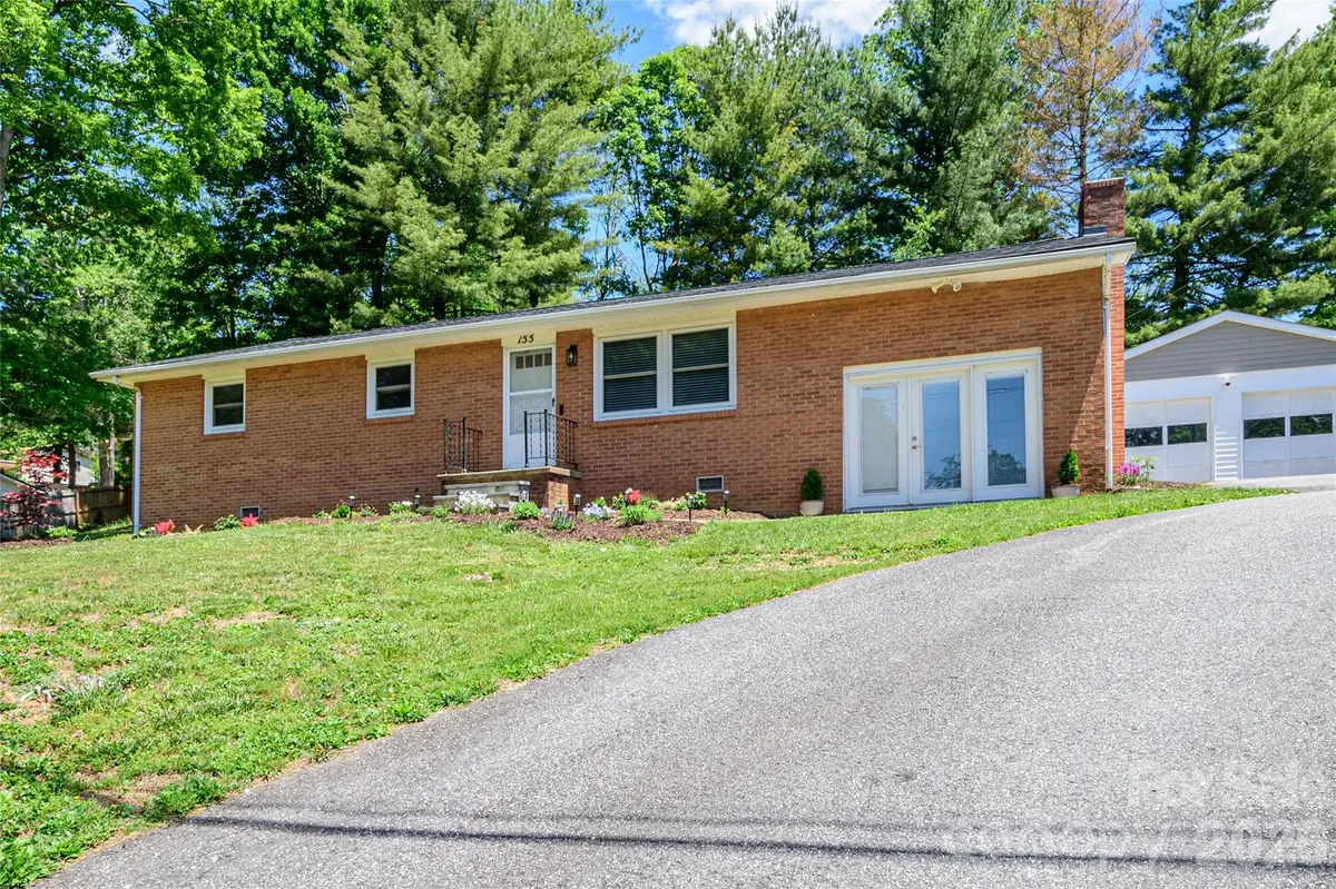 155 Chestnut PL, Arden, NC 28704
