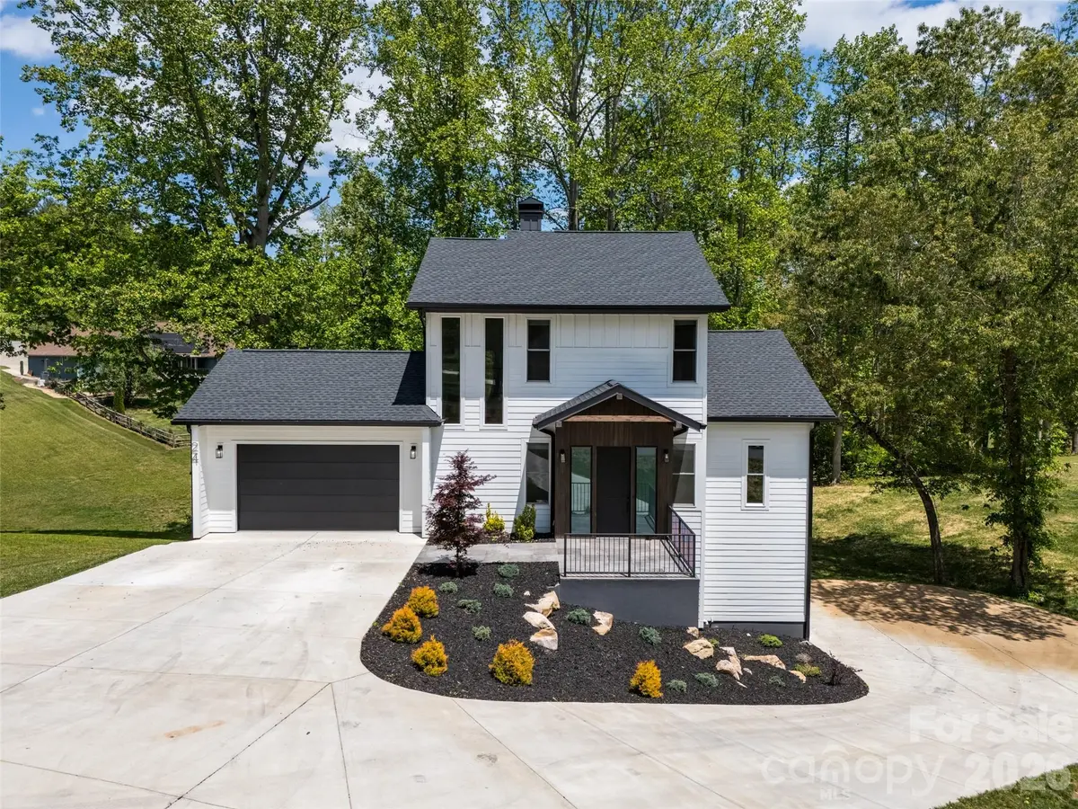 24 Copper Mill CT, Candler, NC 28715