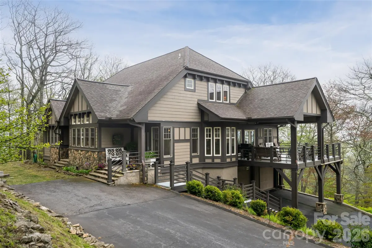 412 Granny Lewis LN, Mars Hill, NC 28754