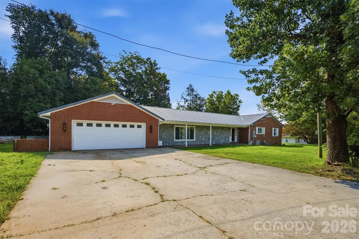 5136 Sherrill DR, Granite Falls, NC 28630