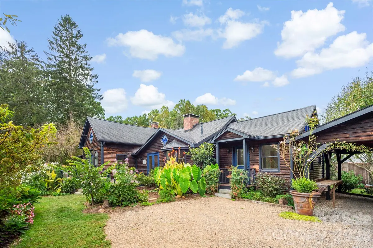 528 Padgettown RD, Black Mountain, NC 28711