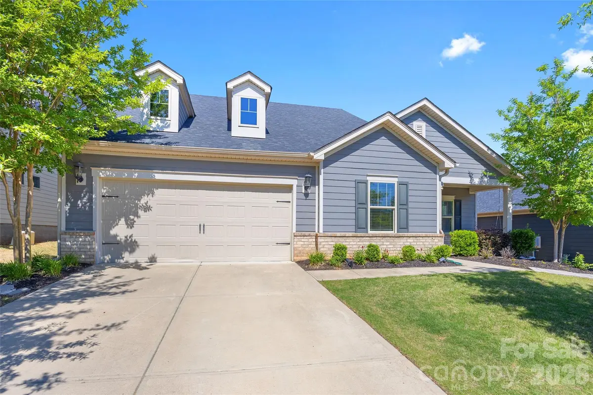 9306 Dufaux DR, Charlotte, NC 28278