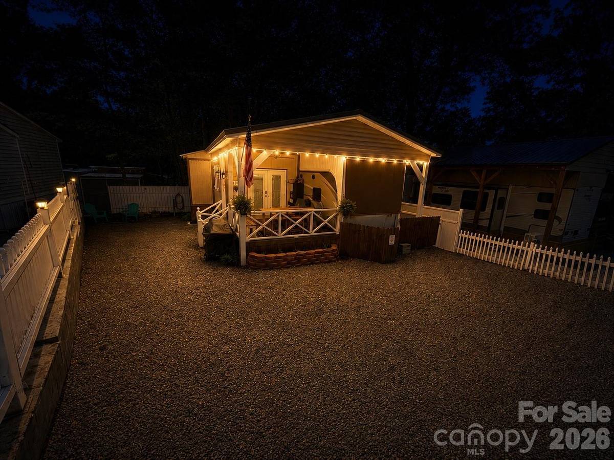 126 Canyon LOOP #F203, Mount Gilead, NC 27306