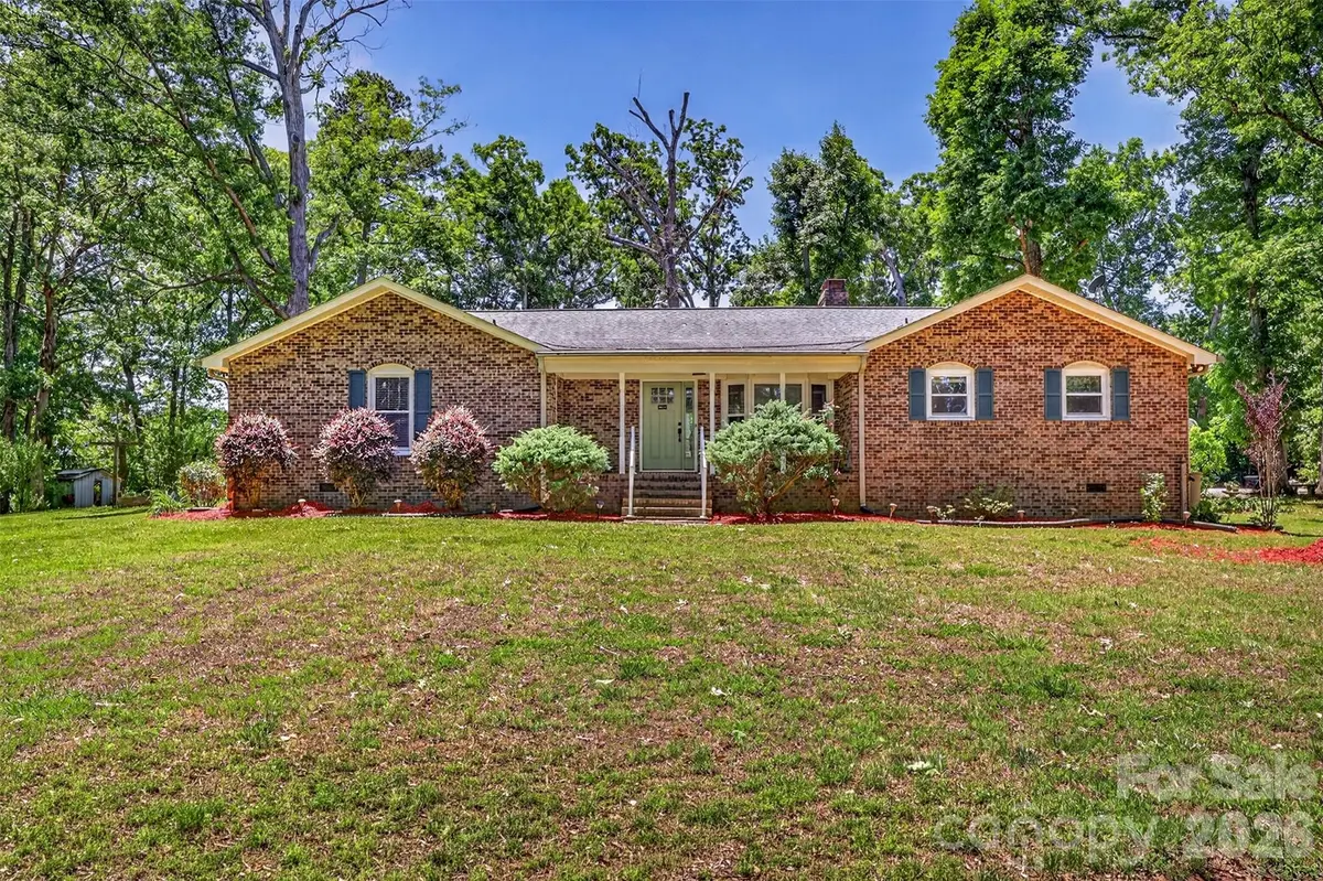 9807 Black RD, Midland, NC 28107