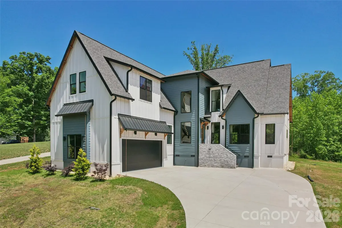 3078 Mountain Creek DR, Sherrills Ford, NC 28673