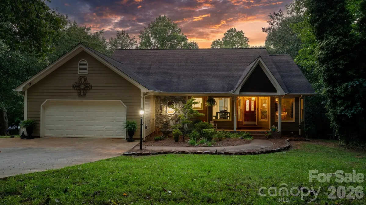 4093 Fairview DR, Maiden, NC 28650