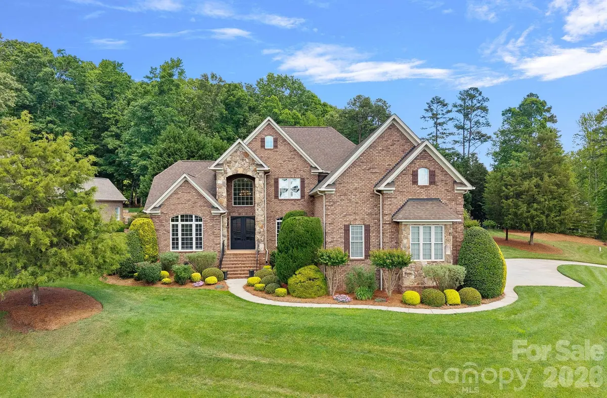 104 Timberside DR, Davidson, NC 28036