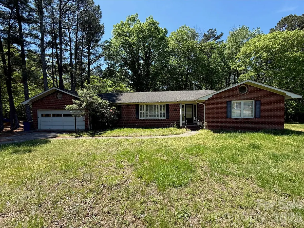 714 Crestmont DR SE, Concord, NC 28025