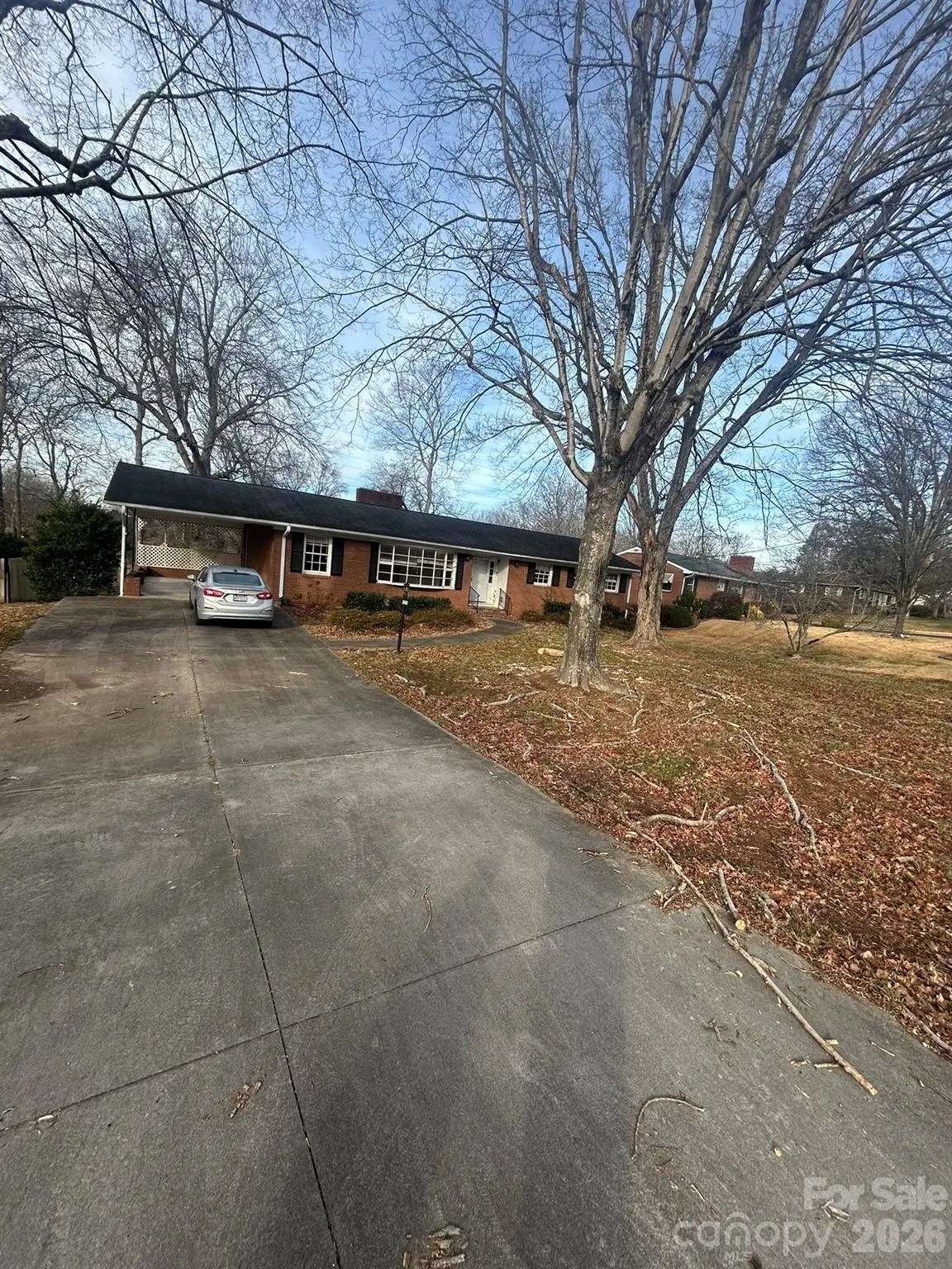 626 Willowbrook LN, Winston Salem, NC 27104