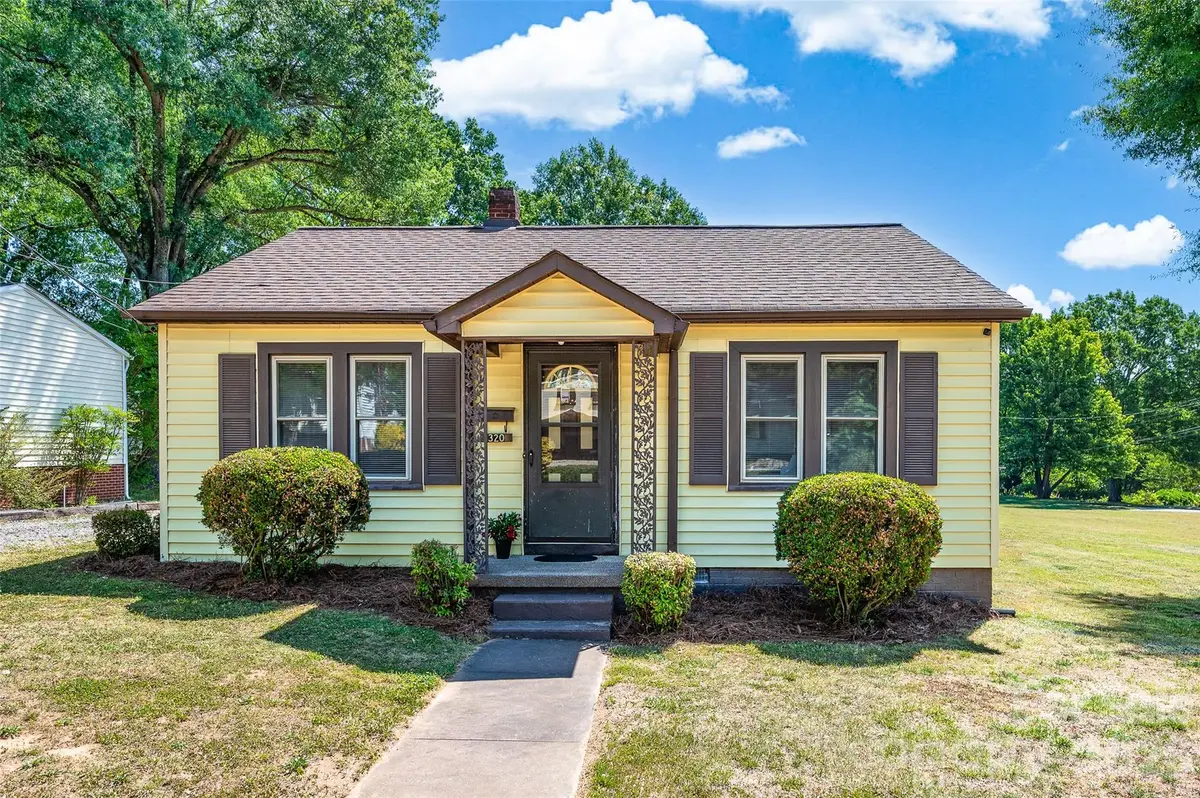 320 Cook ST, Mooresville, NC 28115