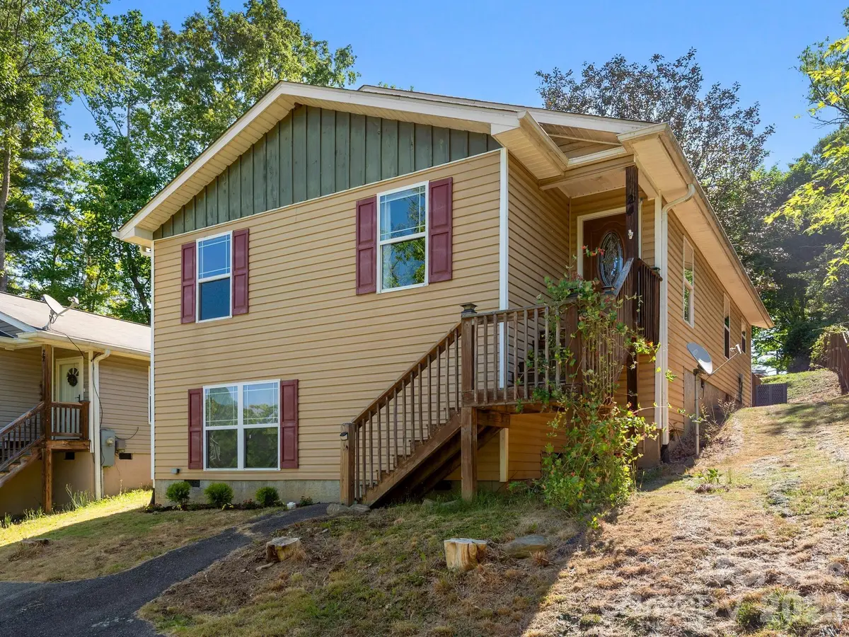 24 Hilldale RD, Asheville, NC 28803