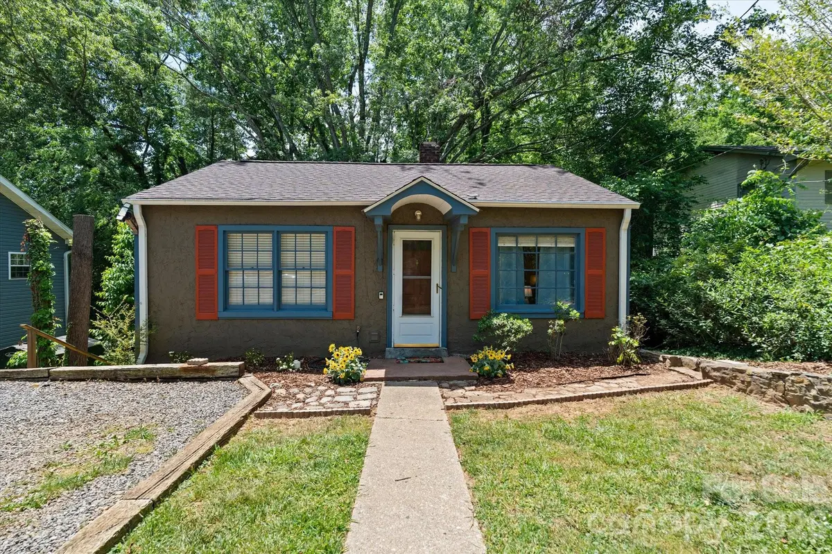 224 Aurora DR, Asheville, NC 28805