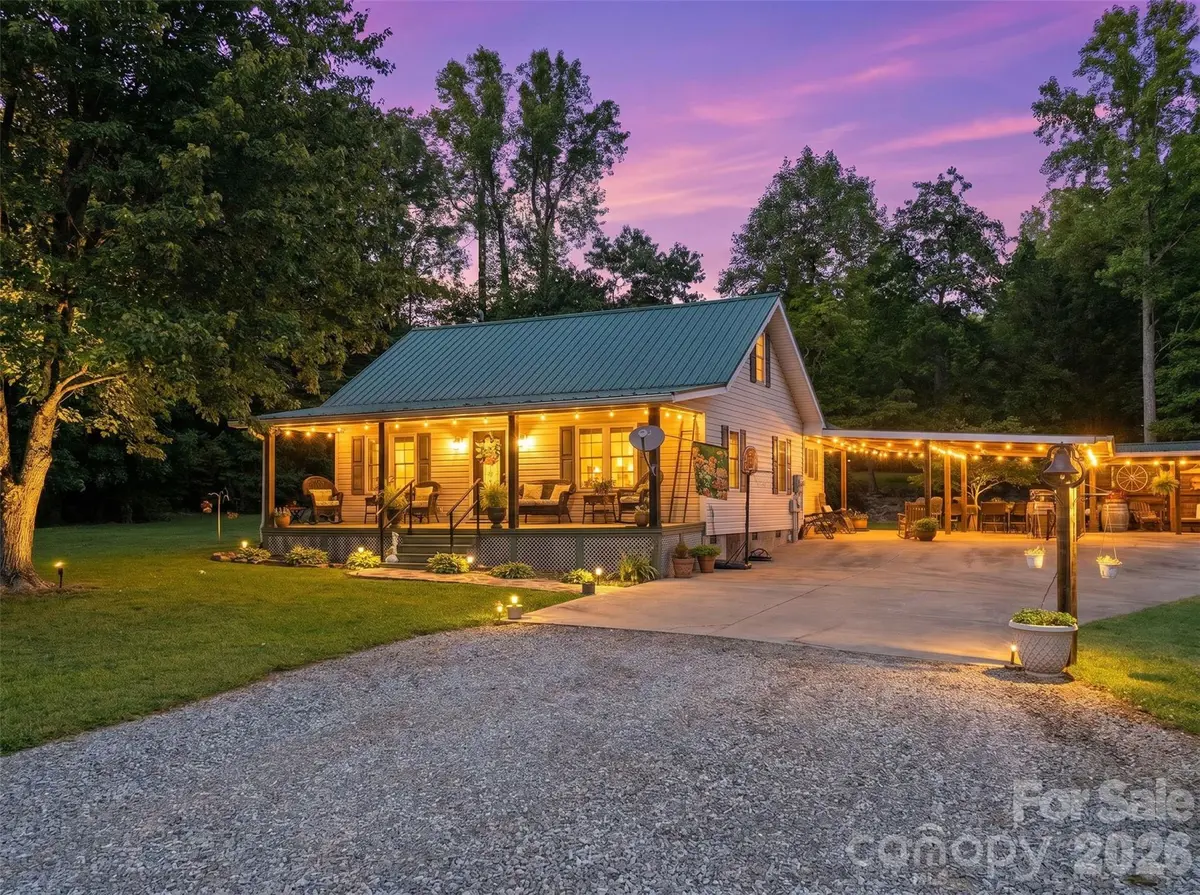 176 + 174 Oak Hollow RD, Union Grove, NC 28689