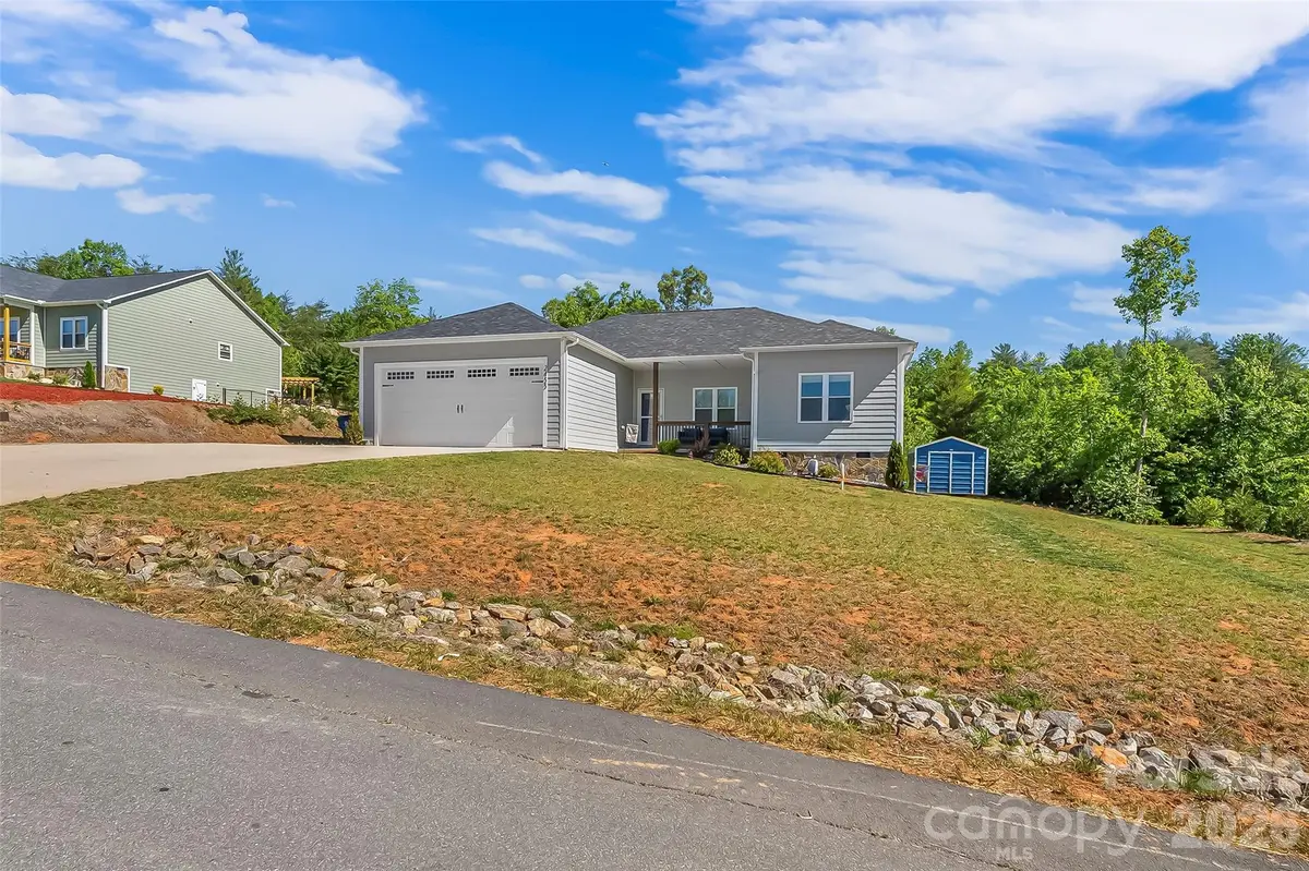 2455 Saratoga RUN, Morganton, NC 28655