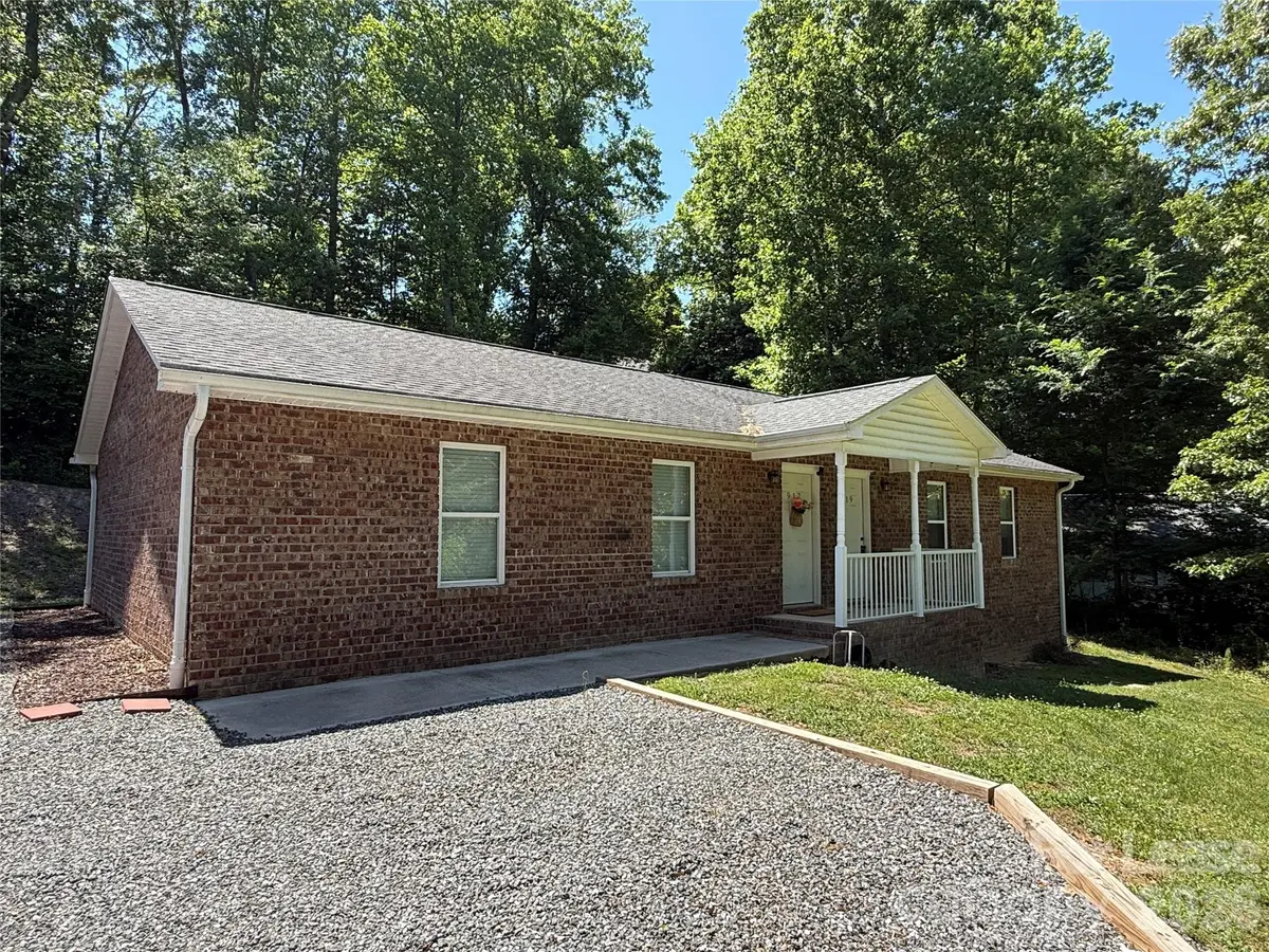 919 N Flint ST, Lincolnton, NC 28092