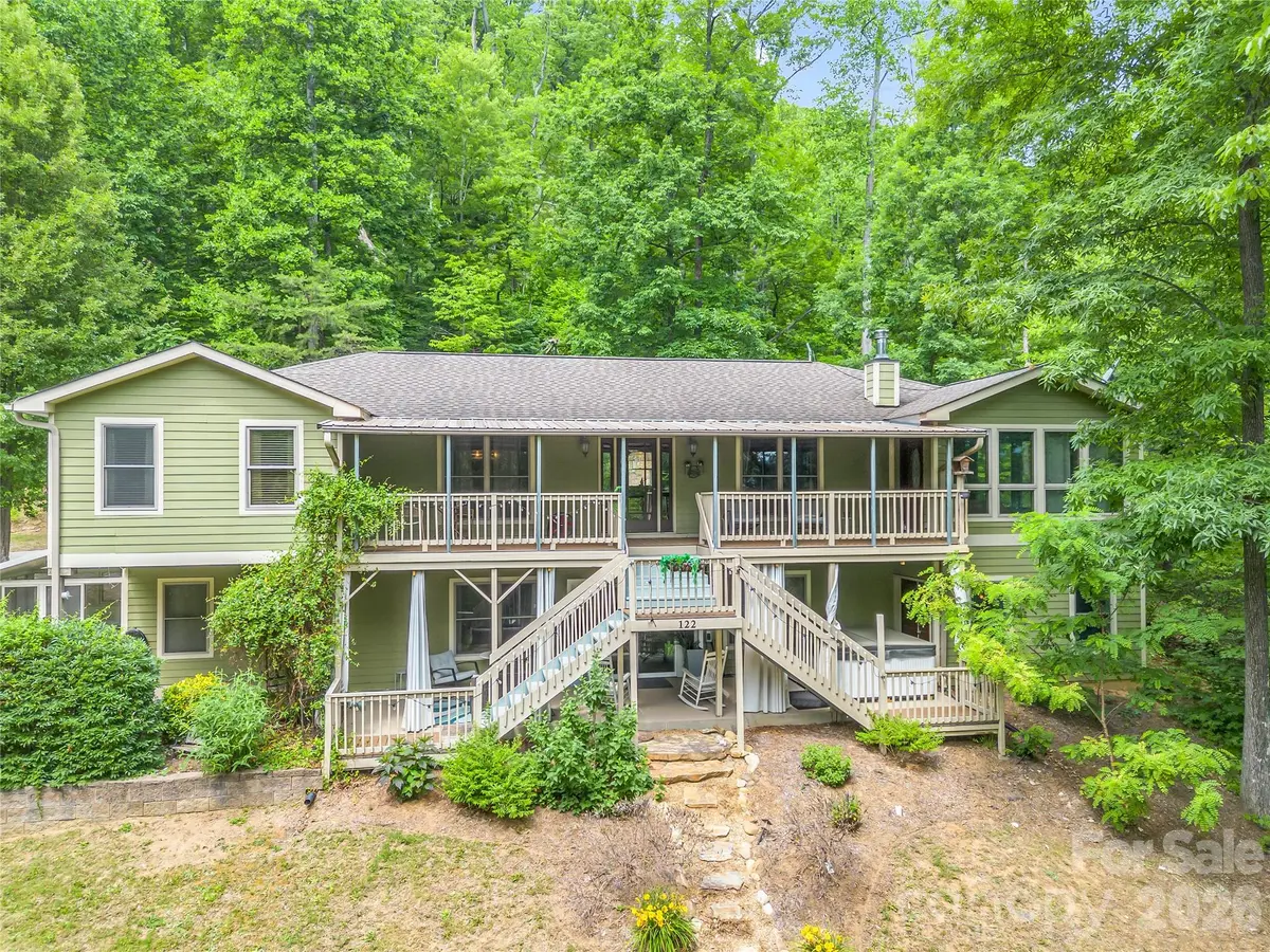 122 Raptor CT, Lake Lure, NC 28746