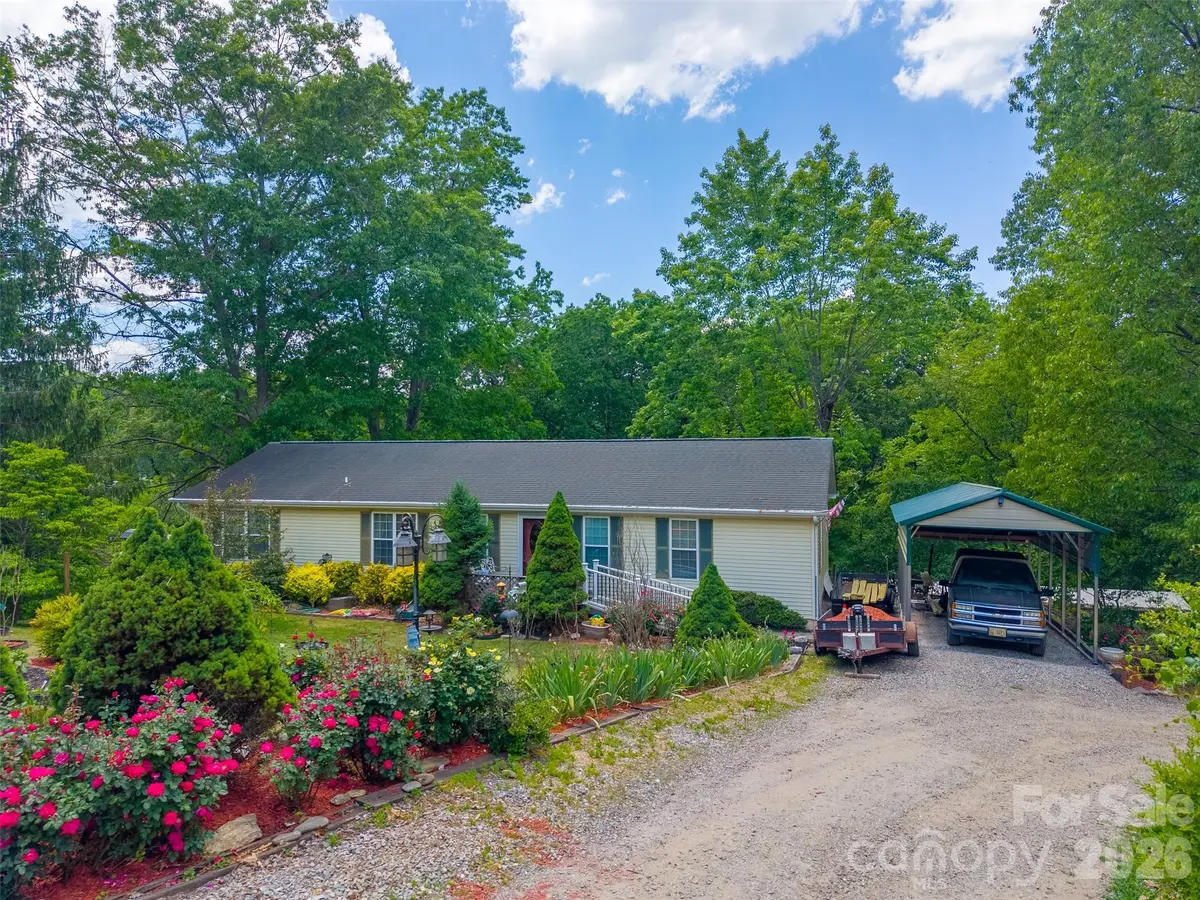 90, 106 & 132 Hennessee ST, Clyde, NC 28721