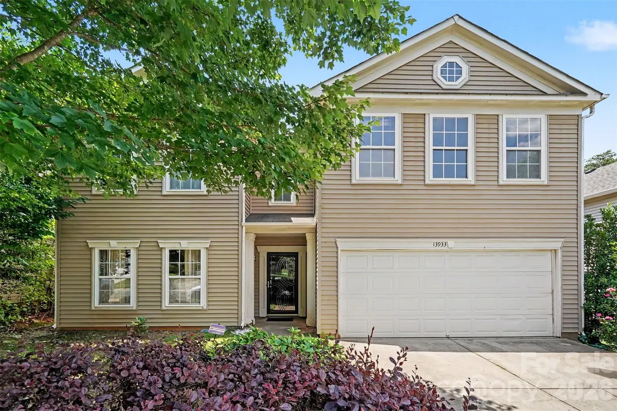 13933 Pinyon Pine LN, Charlotte, NC 28215