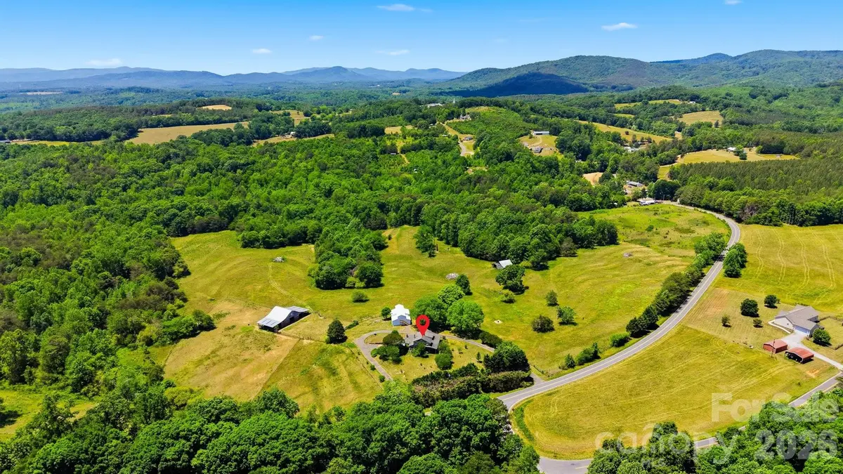 301 Corinth Church CIR, Casar, NC 28620