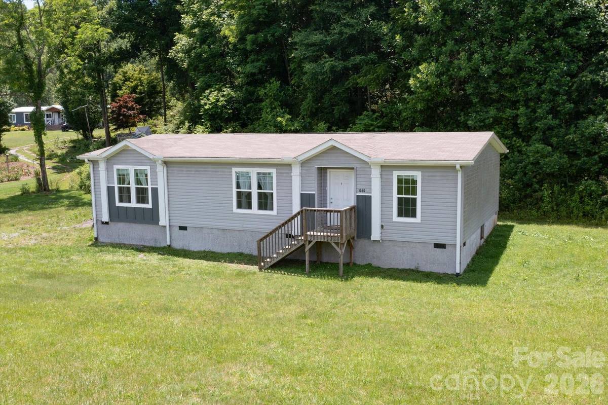 1060 Pickens HWY, Rosman, NC 28772