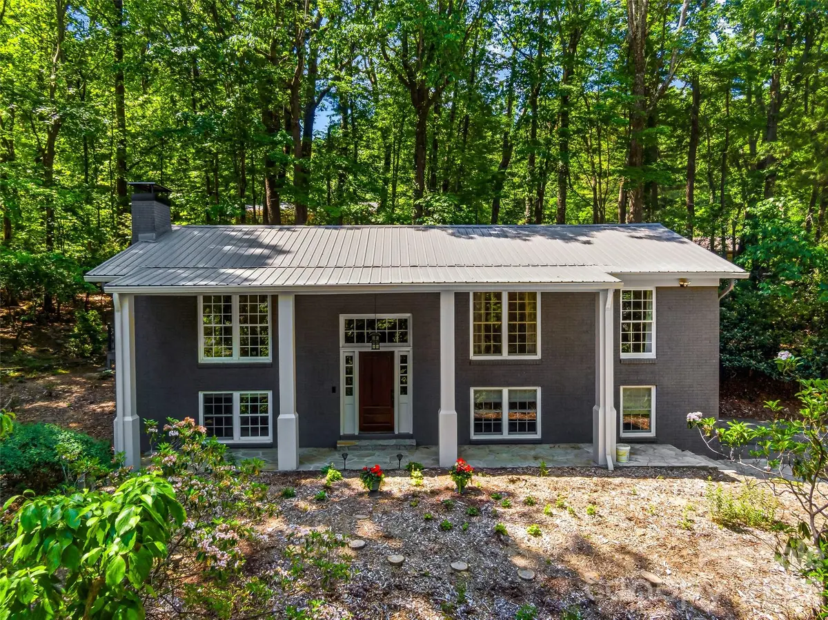 2388 Hebron RD, Hendersonville, NC 28739