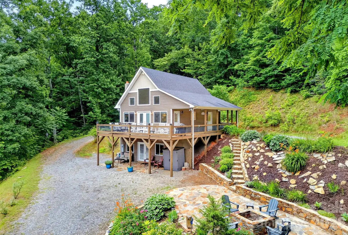 696 Hickory Nut HOLW, Old Fort, NC 28762